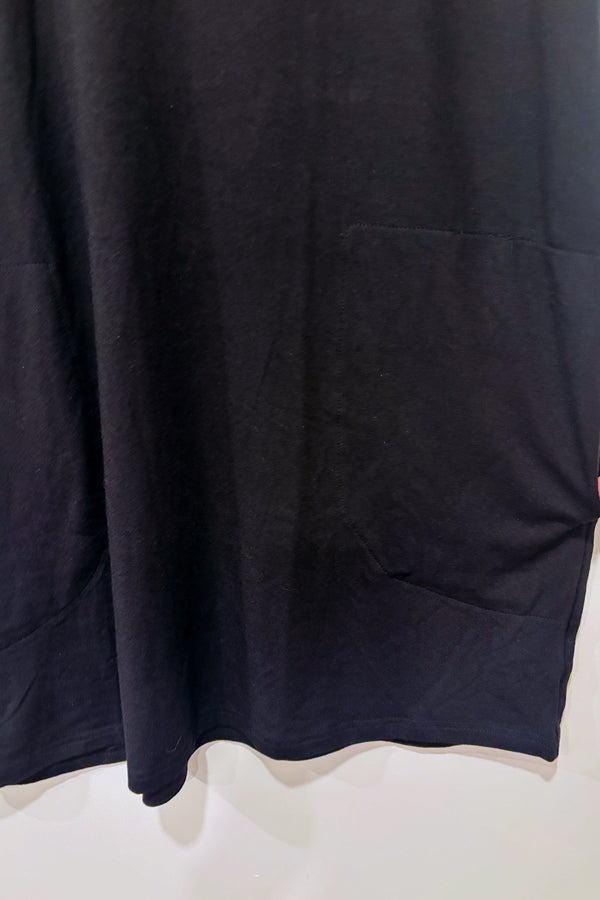 Robe Kali noire à poches (l)*-TAMAR KATE-La Penderie du Paradis 🕊
