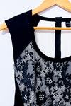 Robe noire et blanche avec dentelle seconde main - Simons- La Penderie du Paradis