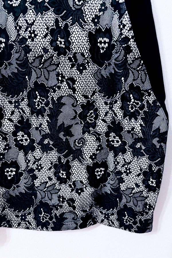 Robe noire et blanche avec dentelle seconde main - Simons- La Penderie du Paradis