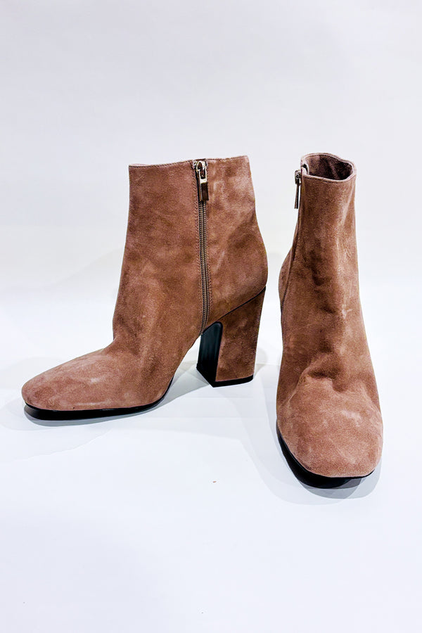 Bottes beiges en suède (9.5) seconde main - L'Intervalle- La Penderie du Paradis