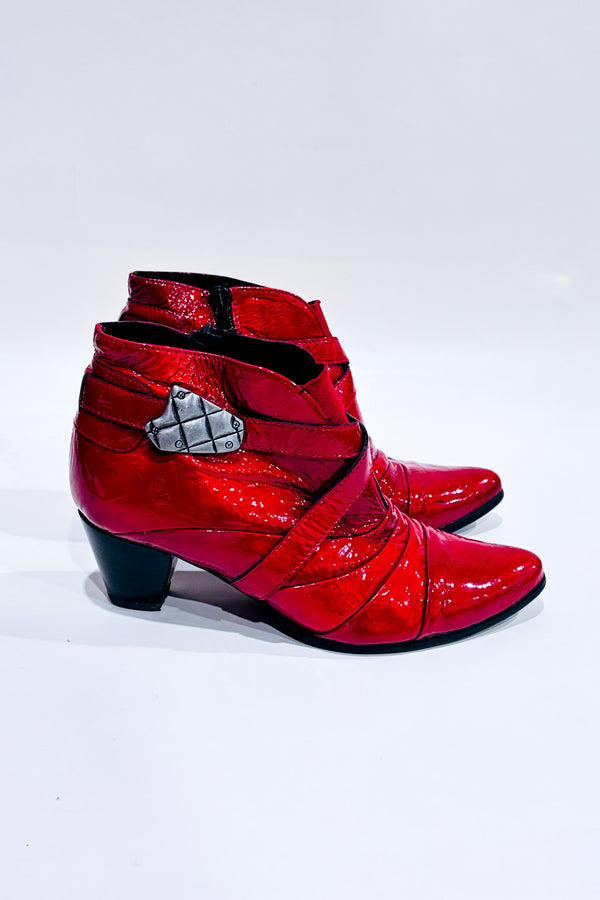 Bottes rouges en cuir vernis (5.5) seconde main - Arabésque- La Penderie du Paradis