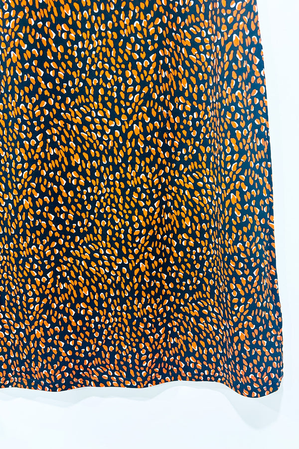 Robe noire avec motifs orangé (xs)-San Francisco-La Penderie du Paradis 🕊