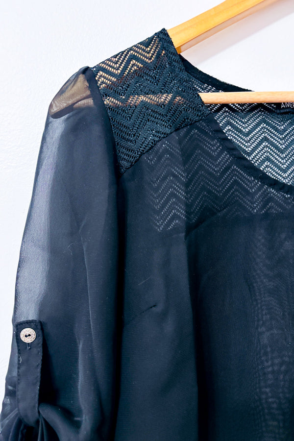 Blouse noire transparente à dos en dentelle seconde main - American Dream- La Penderie du Paradis