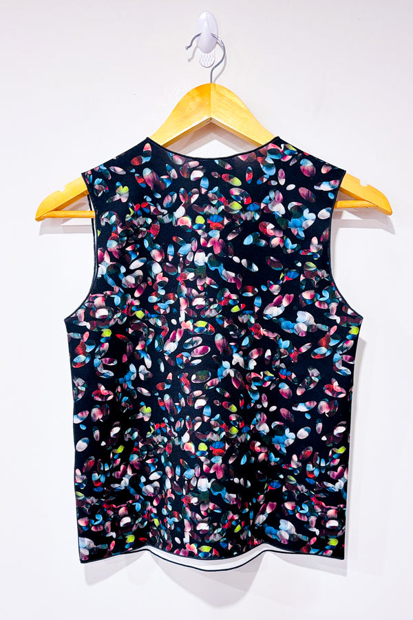 Camisole noire fleurie seconde main - Emporio Armani- La Penderie du Paradis