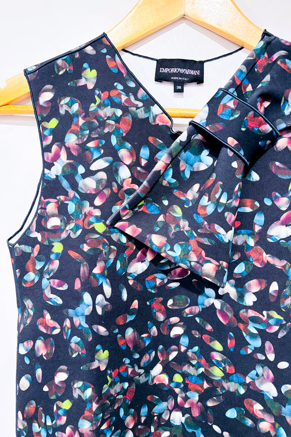 Camisole noire fleurie seconde main - Emporio Armani- La Penderie du Paradis