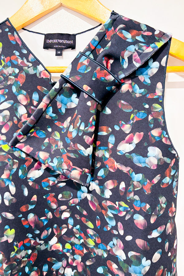 Camisole noire fleurie seconde main - Emporio Armani- La Penderie du Paradis