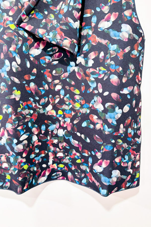 Camisole noire fleurie seconde main - Emporio Armani- La Penderie du Paradis