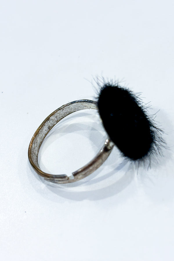 Bague noire en poil seconde main Autres