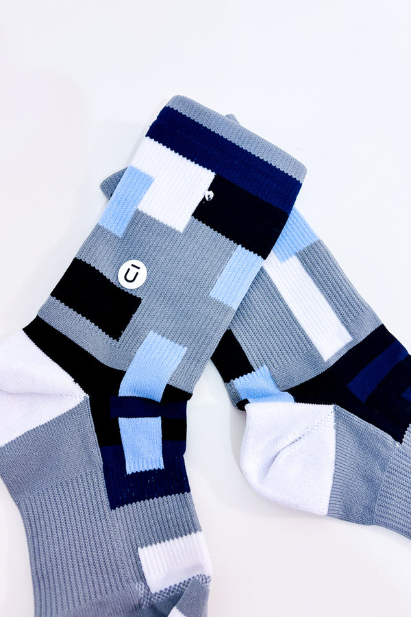 Chaussettes performance grises et bleue* seconde main - Outway- La Penderie du Paradis