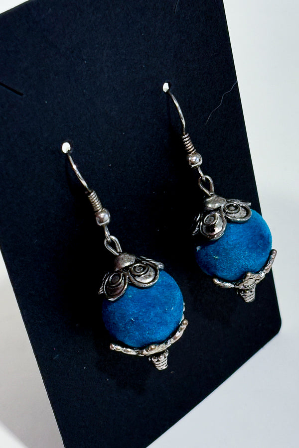 Boucles d'oreilles pendentif bille bleue-Autres-La Penderie du Paradis 🕊