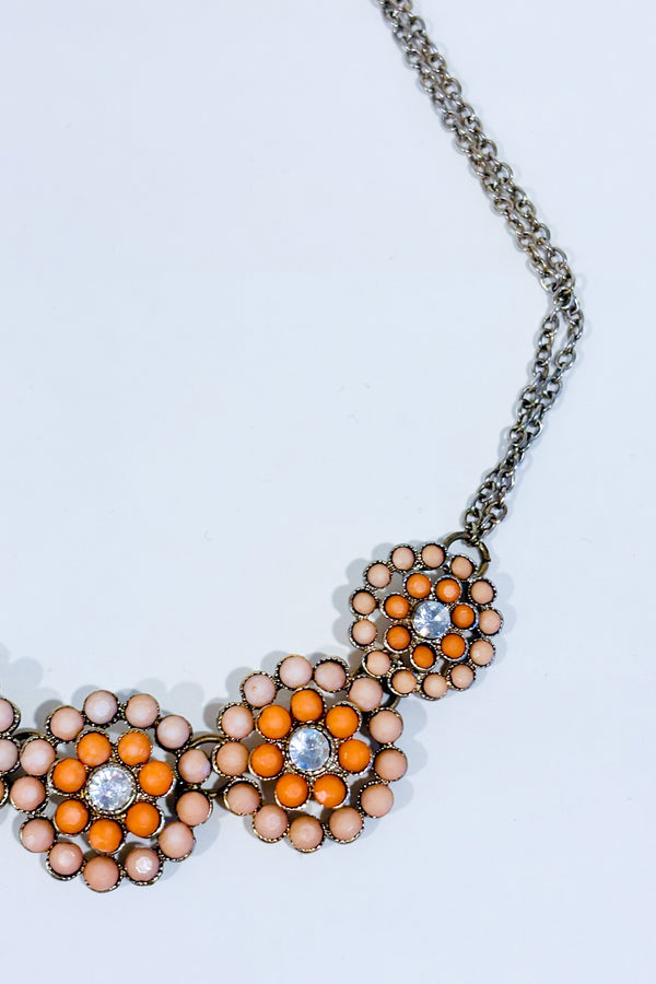 Collier argent avec fleurs corail seconde main - Autres- La Penderie du Paradis