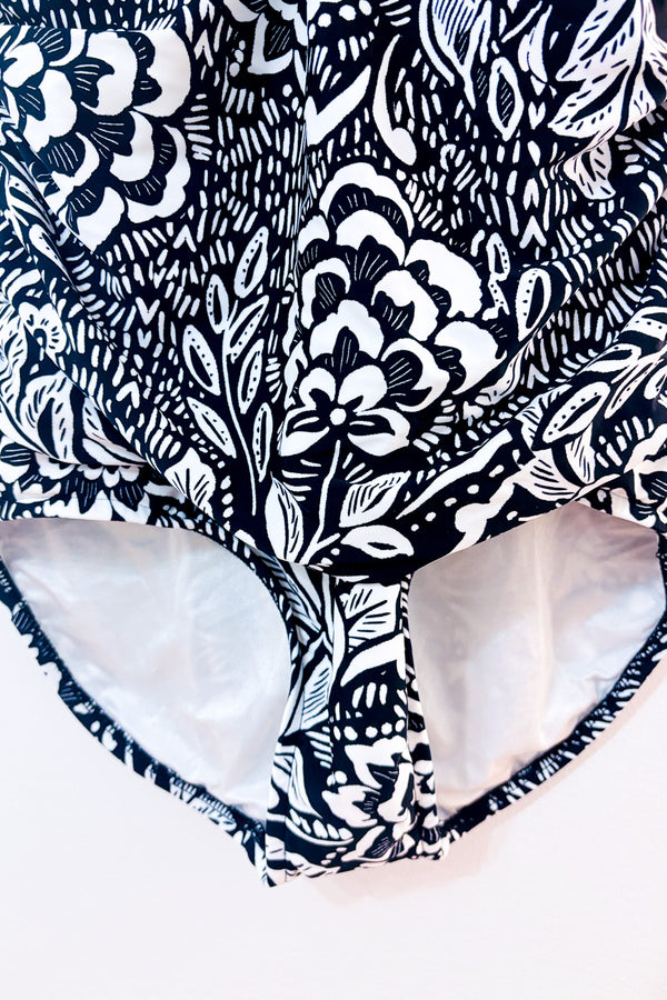 Maillot de bain une-pièce fleuri noir et blanc Tahitian Tribe* seconde main - Maxine of Hollywood- La Penderie du Paradis