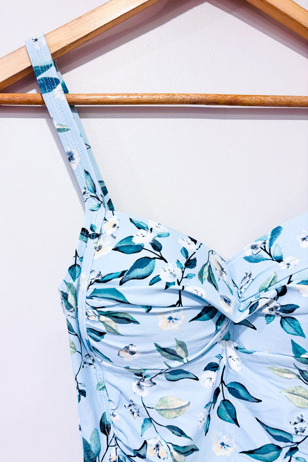 Maillot de bain bleu pâle fleuri (s)-Nip Tuck-La Penderie du Paradis 🕊