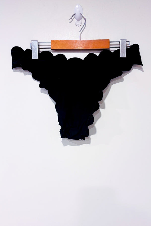 Bas de maillot de bain noir festonné Lara seconde main - Cupshe- La Penderie du Paradis