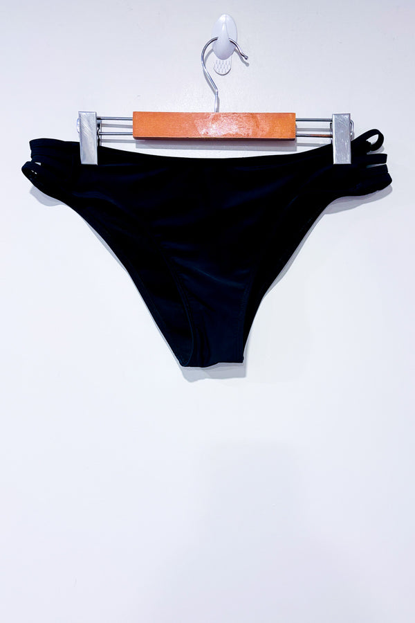 Bas de maillot de bain noir seconde main - SHEIN- La Penderie du Paradis