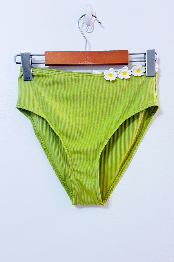 Bas de maillot de bain taille haute vert côtelé avec fleurs brodées seconde main - Retro Stage- La Penderie du Paradis