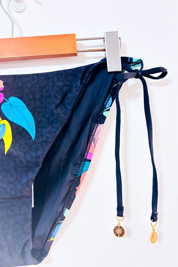 Bas de maillot de bain noir fleuri* seconde main - Sunshine 79- La Penderie du Paradis