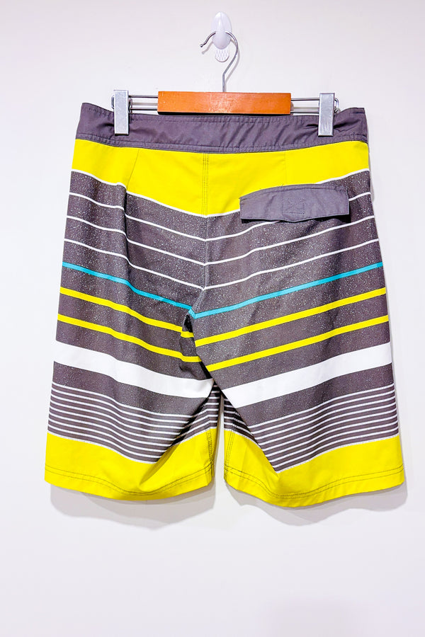 Board short gris et vert (s) - Homme-Bad Bones-La Penderie du Paradis 🕊