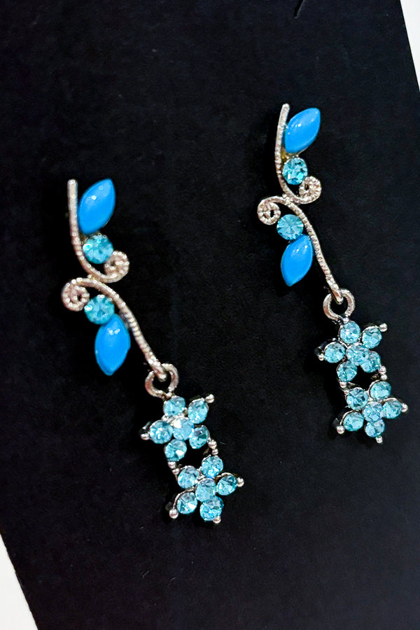 Boucles d'oreille pendentif fleurs bleues - Autres - La Penderie du Paradis ?