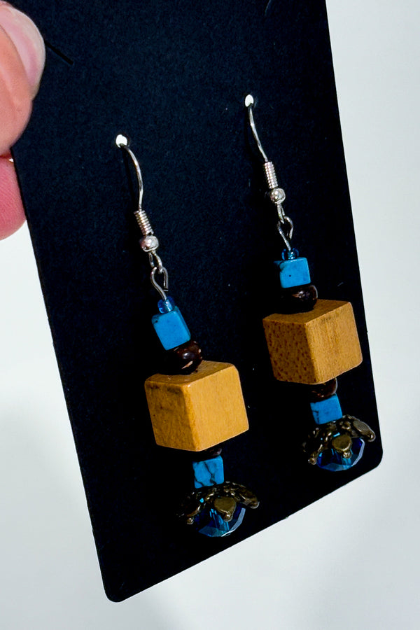 Boucles d'oreilles cubes bleus et bois-Autres-La Penderie du Paradis 🕊