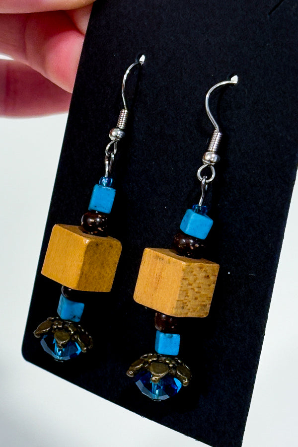 Boucles d'oreilles cubes bleus et bois-Autres-La Penderie du Paradis 🕊