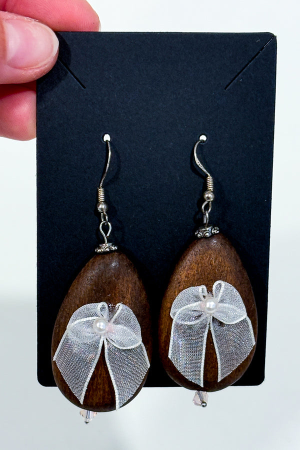 Boucles d'oreilles goutte en bois avec boucle-Autres-La Penderie du Paradis 🕊