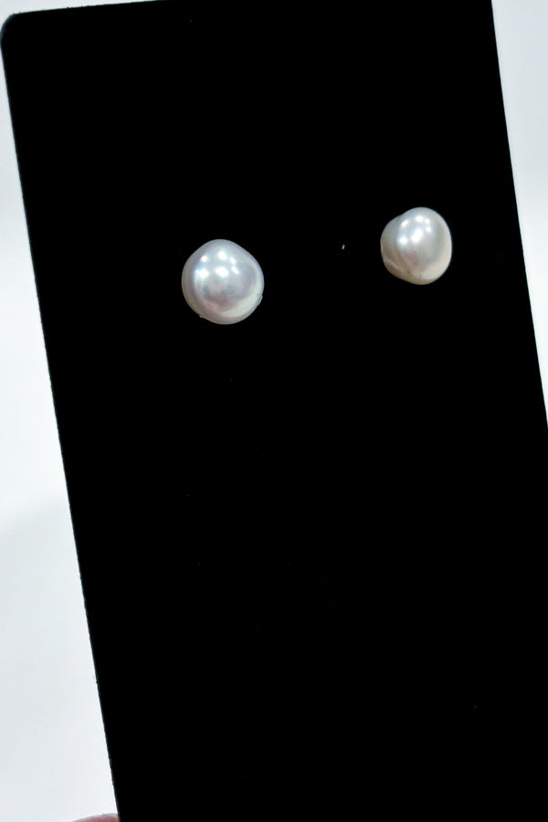 Boucles d'oreilles perles blanches seconde main Autres