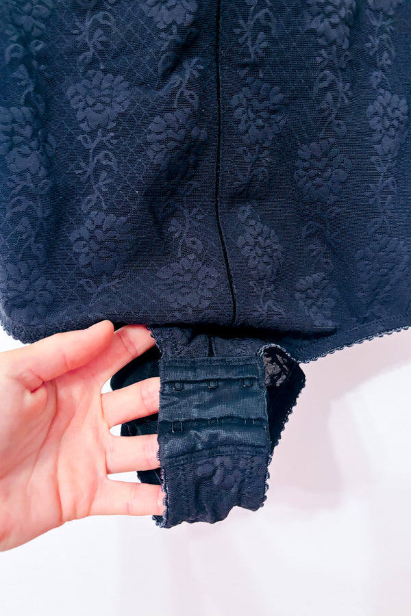 Body gainant noir en dentelle seconde main - Flexees- La Penderie du Paradis