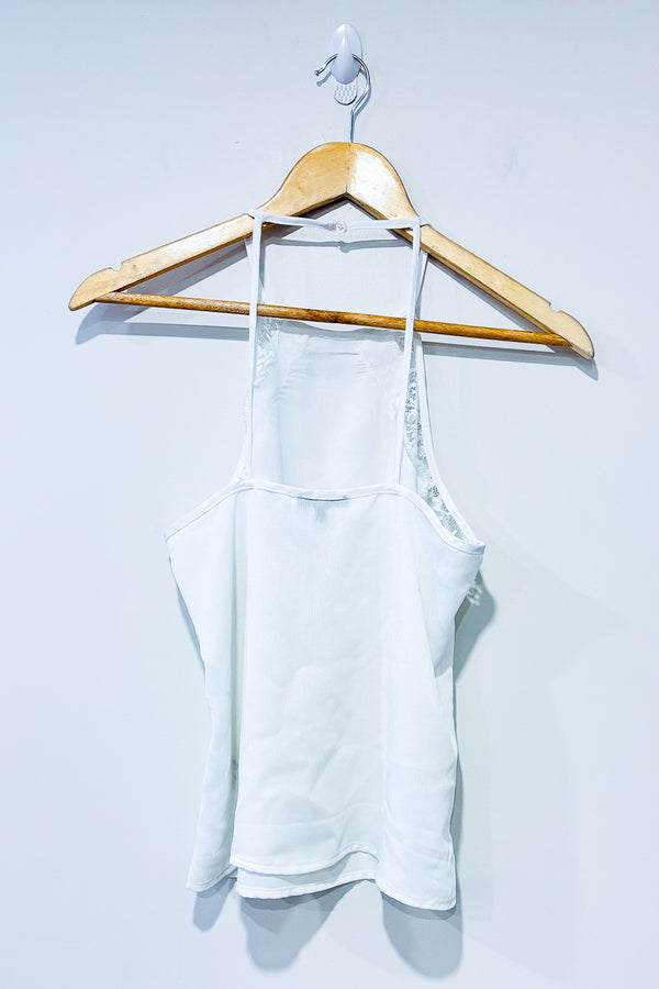 Camisole blanche haut licou (s) -- La Penderie du Paradis ?