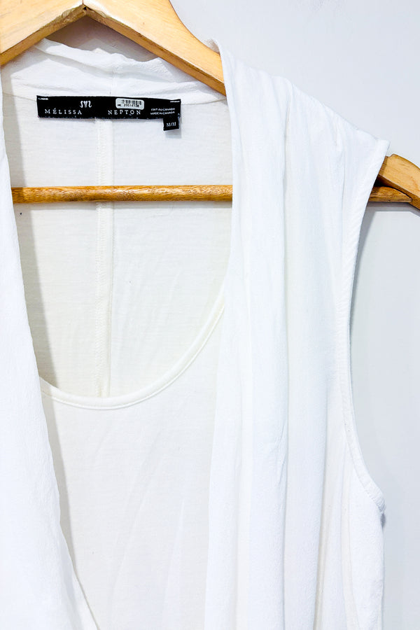 Camisole blanche asymétrique avec col fluide (m) -- La Penderie du Paradis ?