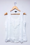 Camisole légère blanche avec détails à l'avant (m)-Proportion Petites / Conrad C-La Penderie du Paradis 🕊