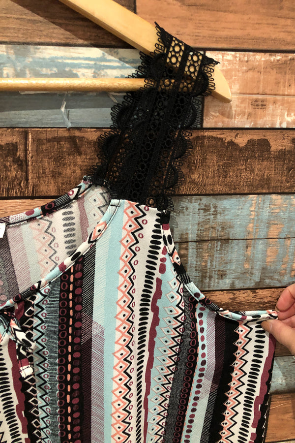 Camisole multicolore motifs géométriques et bretelle en dentelle (2X) seconde main In Every Story