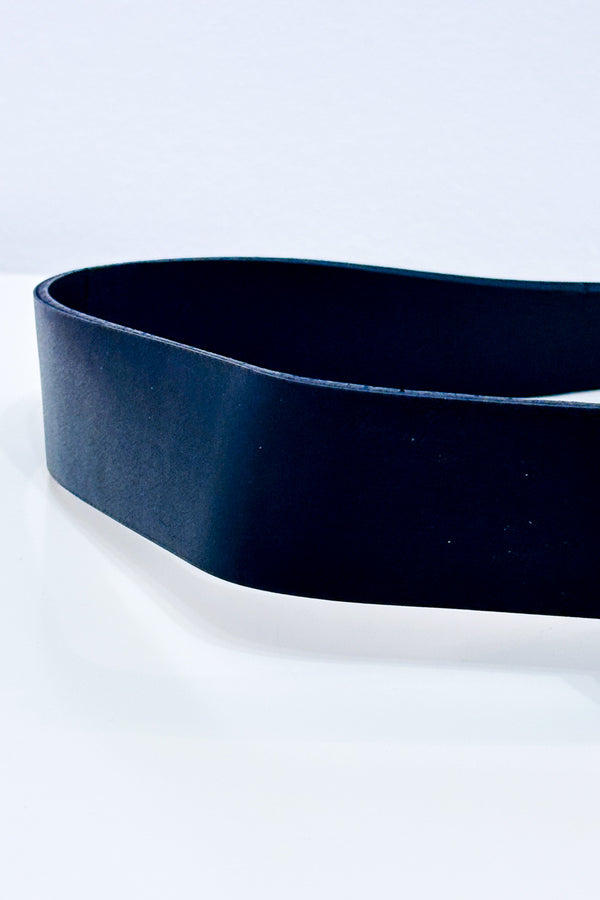 Ceinture noire avec boucle dorée seconde main - Autres- La Penderie du Paradis