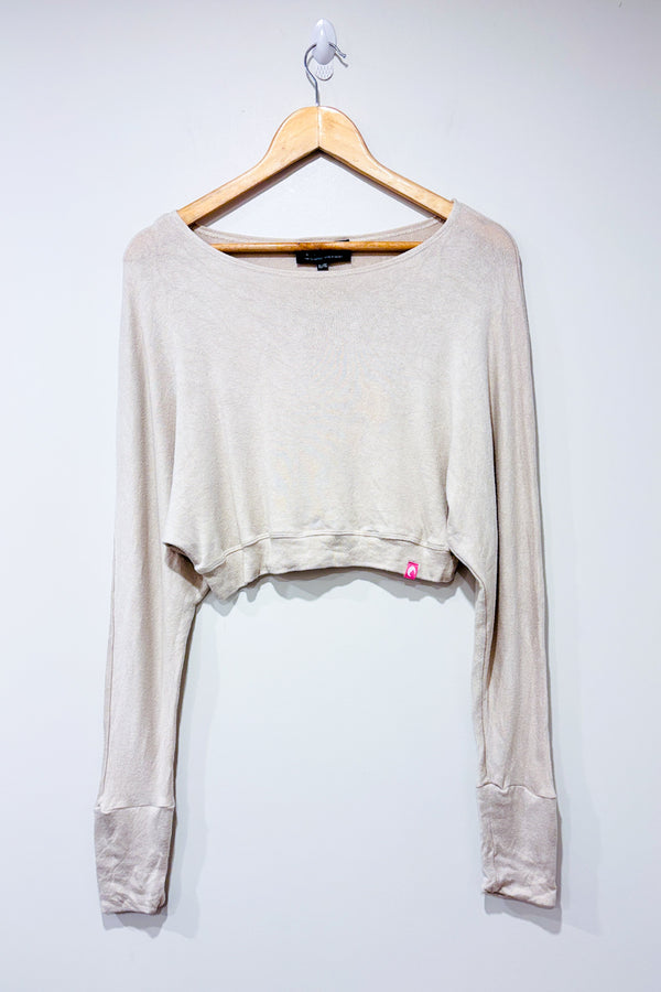 Chandail court beige (xl) - Maternité -- La Penderie du Paradis ?
