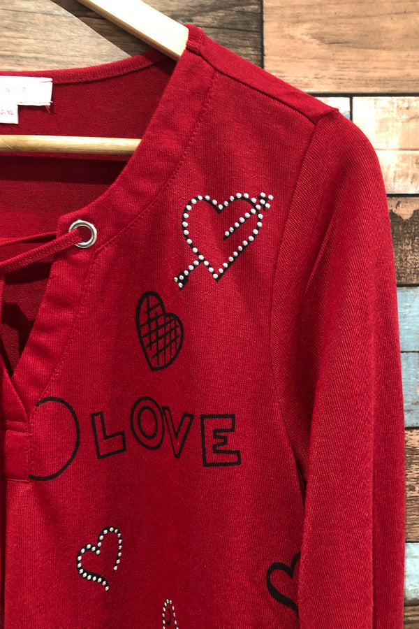 Chandail rouge ''Love'' avec bande rayée noire et blanche au bas (xl) seconde main Grenier