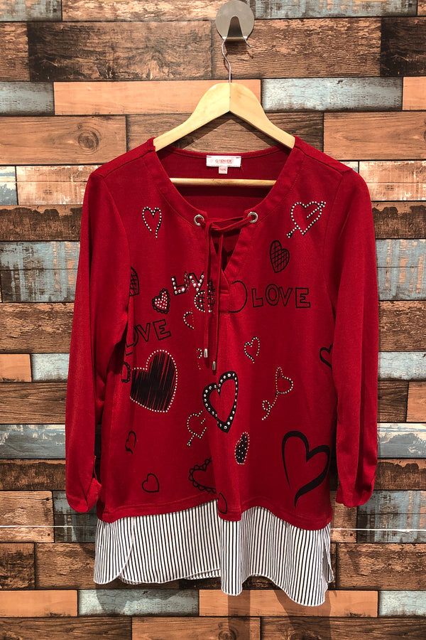 Chandail rouge ''Love'' avec bande rayée noire et blanche au bas (xl) seconde main Grenier