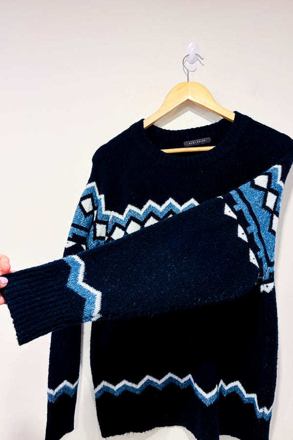 Chandail marine en tricot (m)-Suzy Shier-La Penderie du Paradis 🕊