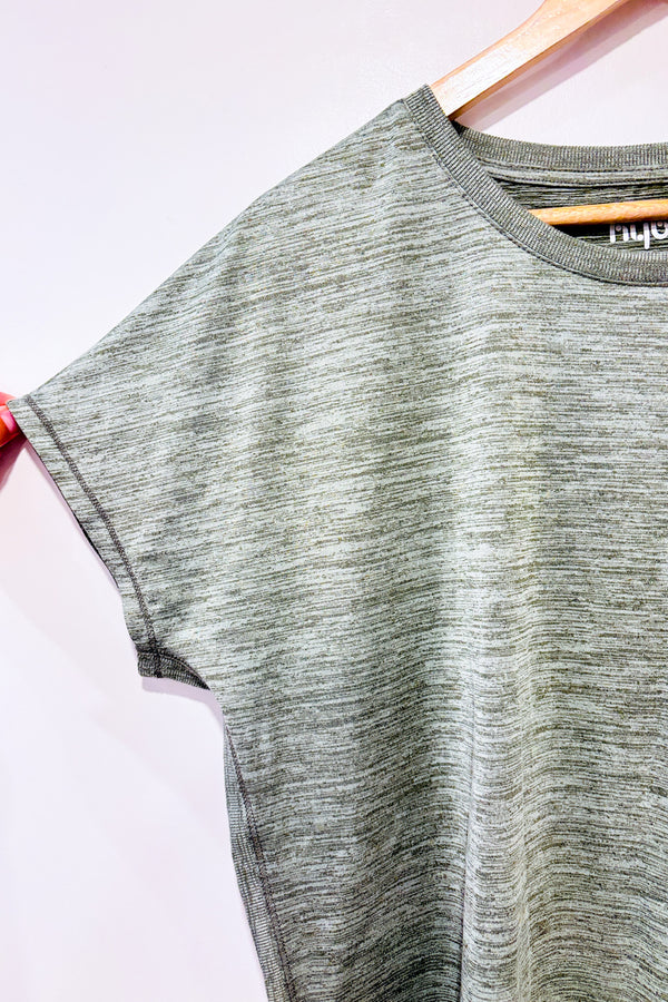T-shirt de sport gris-vert (l)-Reitmans-La Penderie du Paradis 🕊