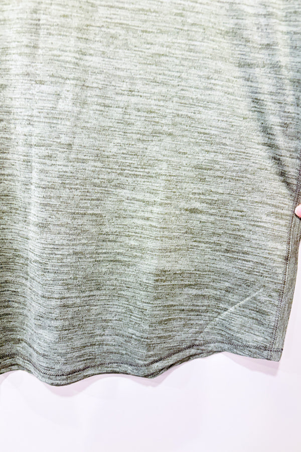 T-shirt de sport gris-vert (l)-Reitmans-La Penderie du Paradis 🕊