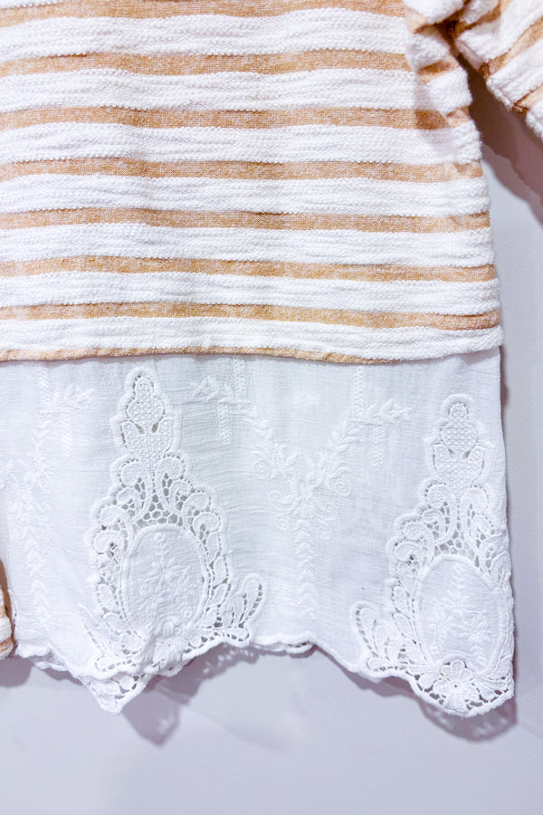 Chandail blanc et beige rayé avec broderie (m)-Simons-La Penderie du Paradis 🕊