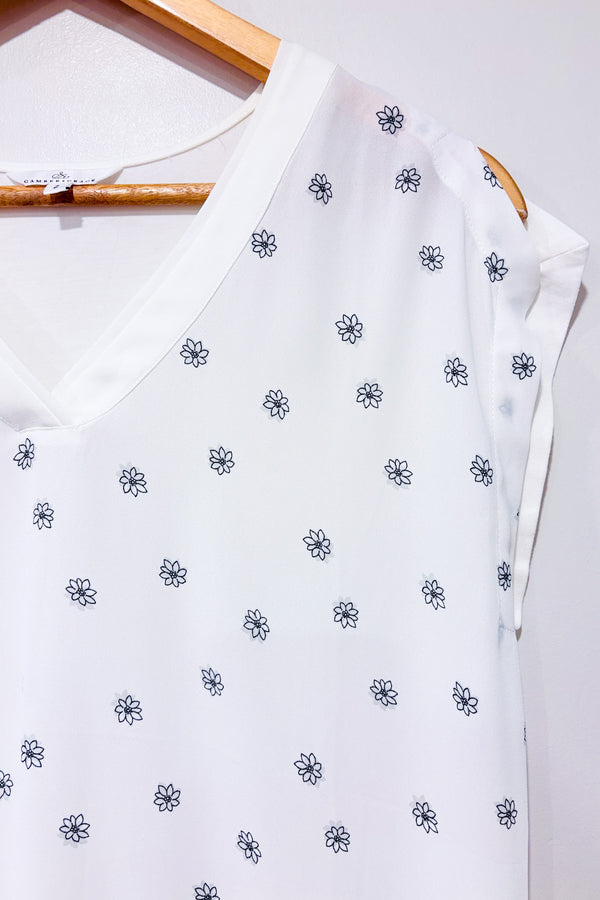 YY_Haut blanc avec fleurs (s)-Camber & Grace-La Penderie du Paradis 🕊