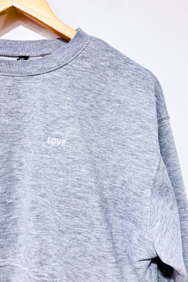 Chandail coupé gris ''love'' (s)-H&M-La Penderie du Paradis 🕊