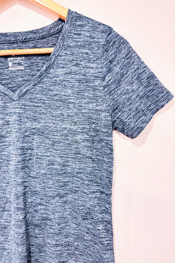 T-shirt de sport gris (s)-Nike-La Penderie du Paradis 🕊