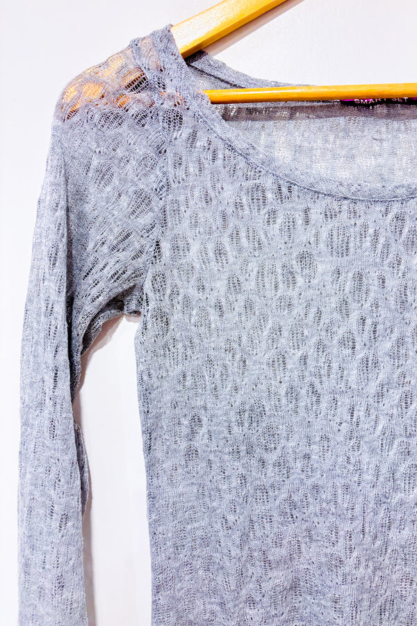 Chandail gris en maille légère (s) seconde main - Smart Set- La Penderie du Paradis