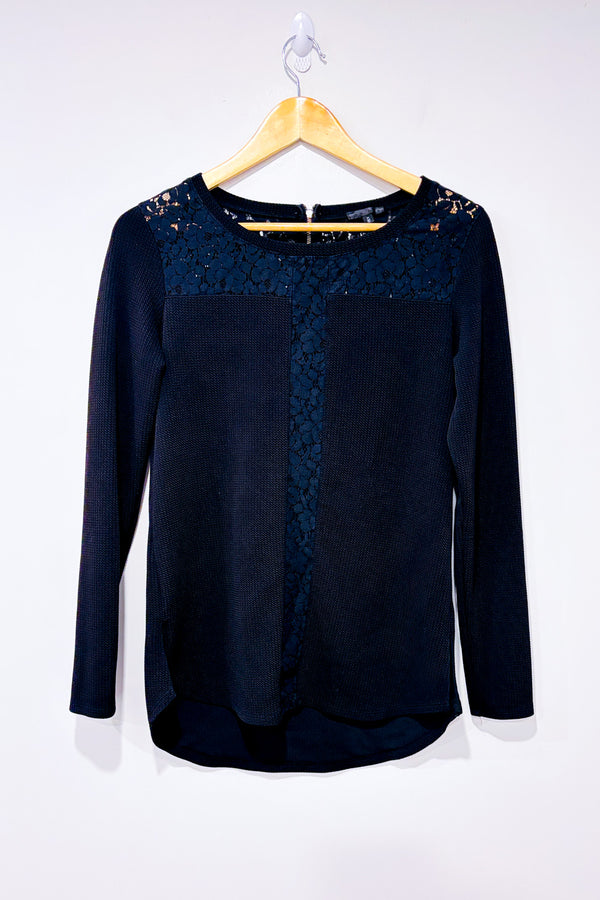 Tunique noire texturée avec dentelle fleurie seconde main - Dynamite- La Penderie du Paradis
