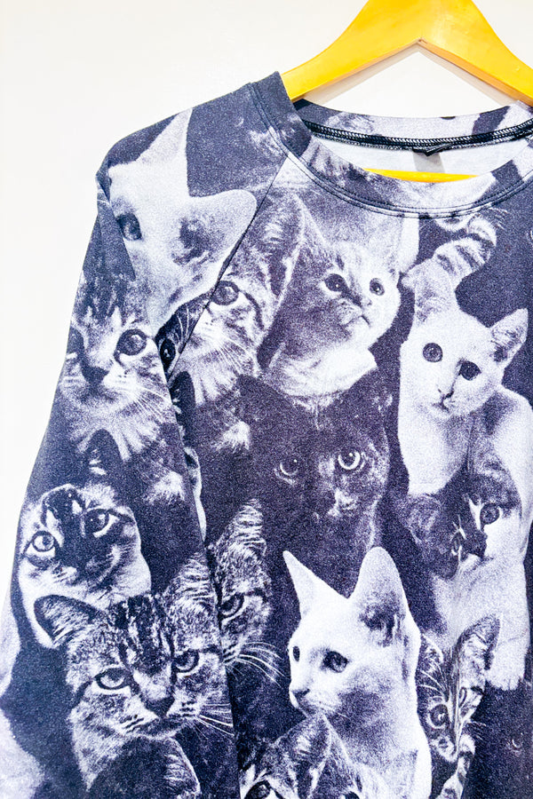 Chandail crewneck gris avec chats seconde main - SHEIN- La Penderie du Paradis