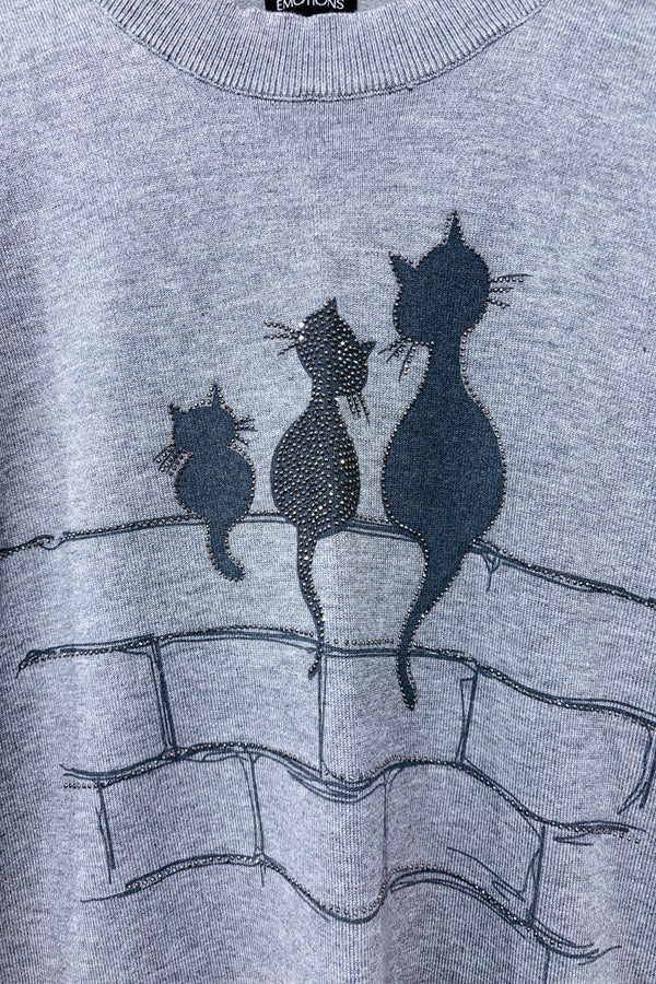Chandail en tricot léger avec chats et pierres seconde main - Émotions- La Penderie du Paradis