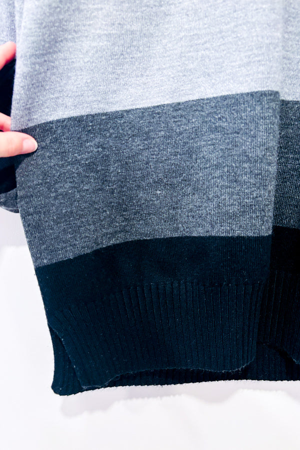 Chandail en tricot blanc gris et beige seconde main - French Connection- La Penderie du Paradis