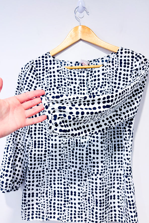 Blouse blanche à pois marine seconde main - Merona- La Penderie du Paradis