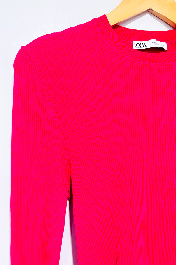Chandail côtelé fuchsia ajusté* seconde main - Zara- La Penderie du Paradis